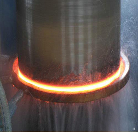 什么是淬火临界冷却速度?它对钢的淬火有何重要意义?